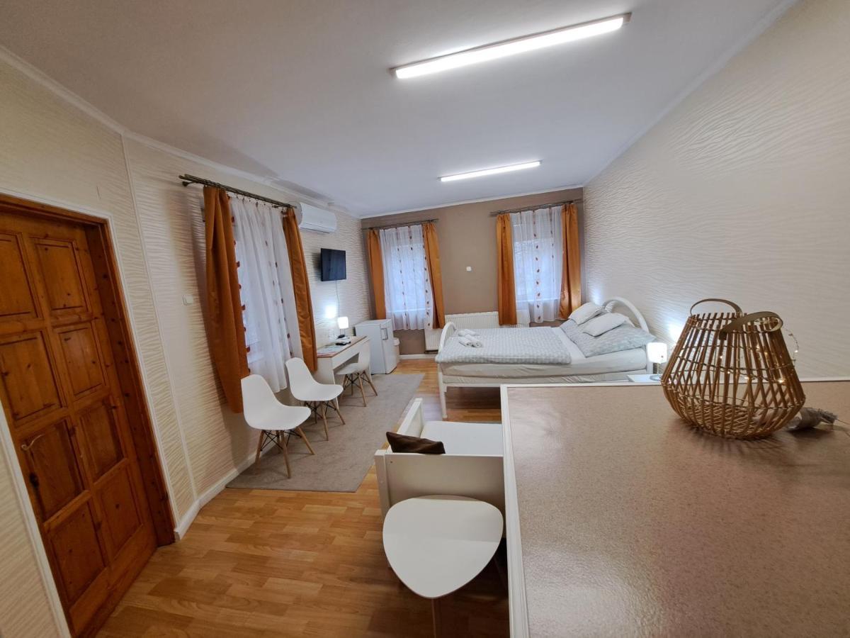 Árkád Apartmanház Szeged Kültér fotó